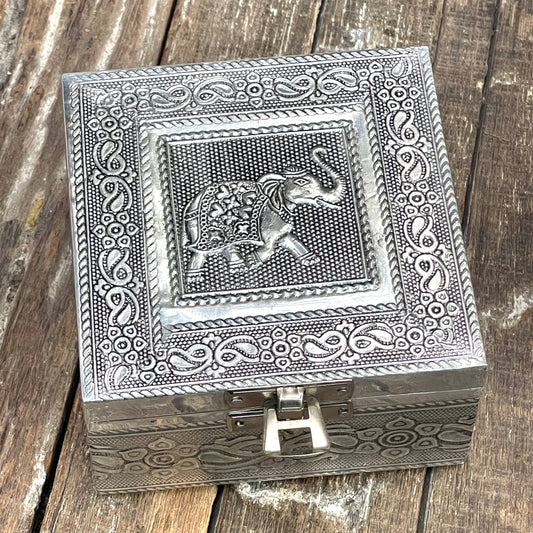 PRESSED METAL WOODEN BOX 10x10CM