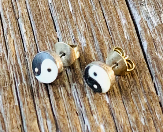STERLING SILVER YINYANG EAR STUD