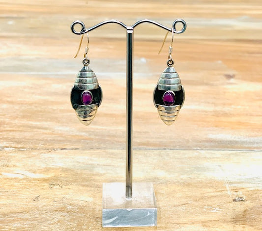 STERLING SILVER GARNET EARRING