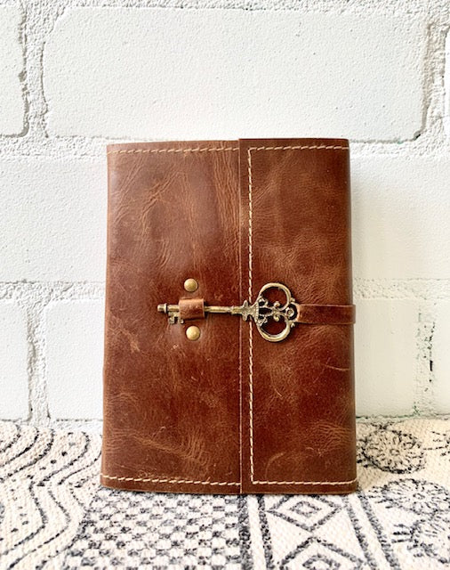 LEATHER STICHWORK JOURNAL W/LOCK