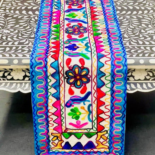 EMB. TABLE RUNNER