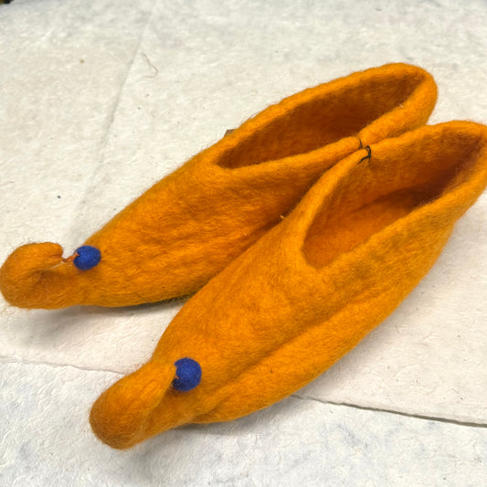 FELT SLIPPERS size 42