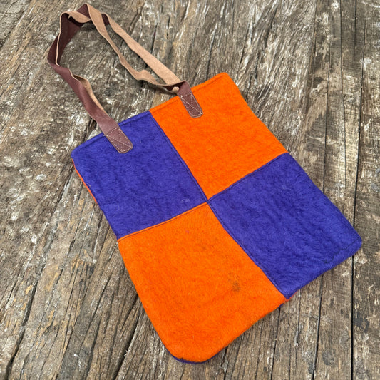 FELT BAG WITH LEATHER STRAP 27x33cm