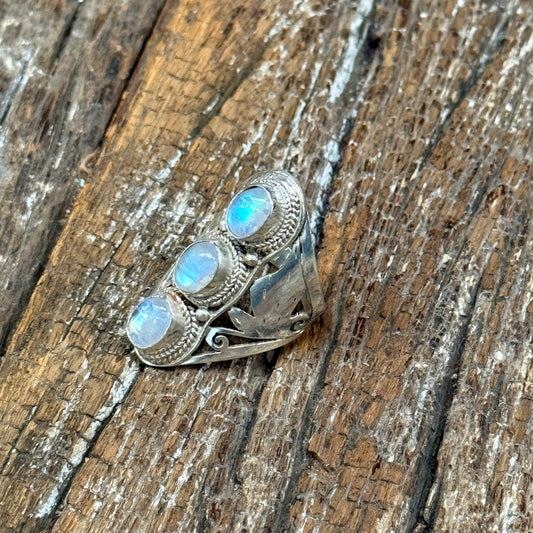 STERLING SILVER MOONSTONE RING