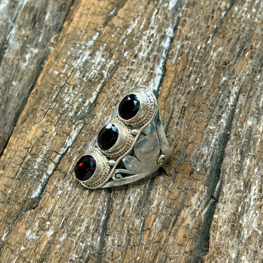 STERLING SILVER GARNET RING