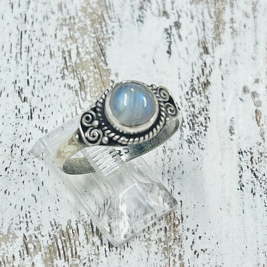 STERLING SILVER MOONSTONE RING