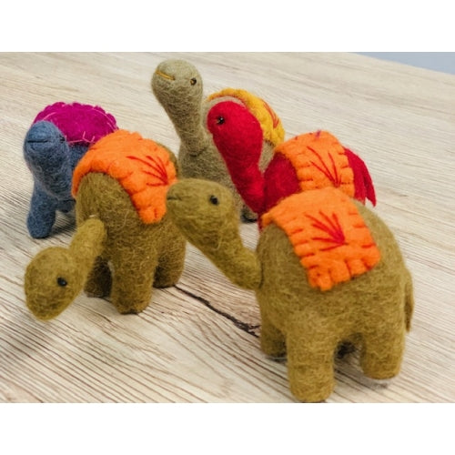 FELT MINI CAMELS 8CM