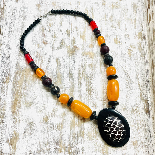 HANDCRAFTED NATURALBONE STATEMENT NECKLACE