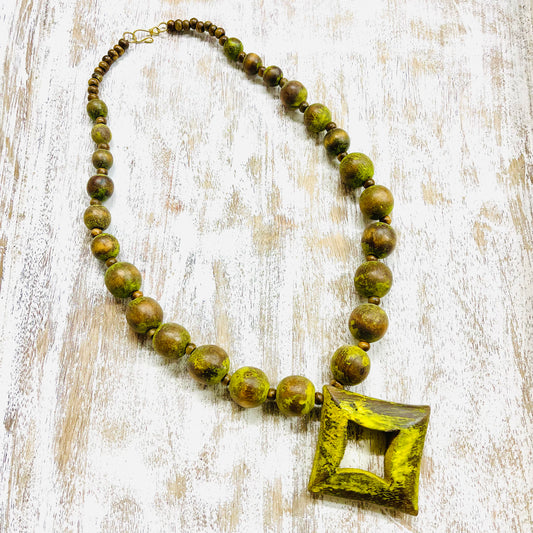 WOODEN BEAD NECKLACE
